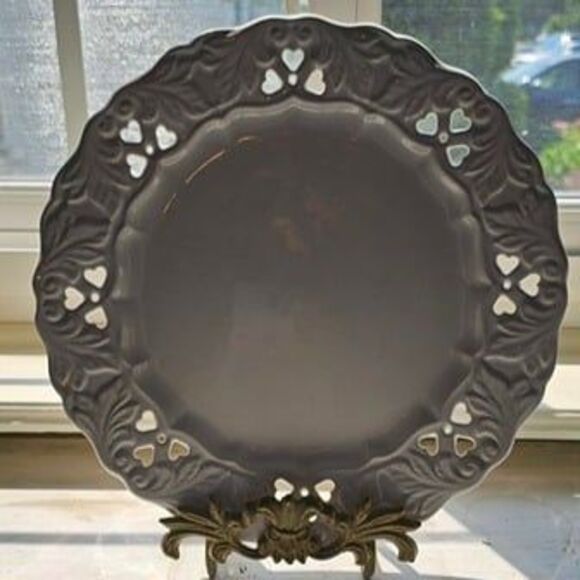 Set of 8 Vintage Portugal White Ceramic Reticulated Plates Hearts & Leaves 11" - Picture 4 of 6